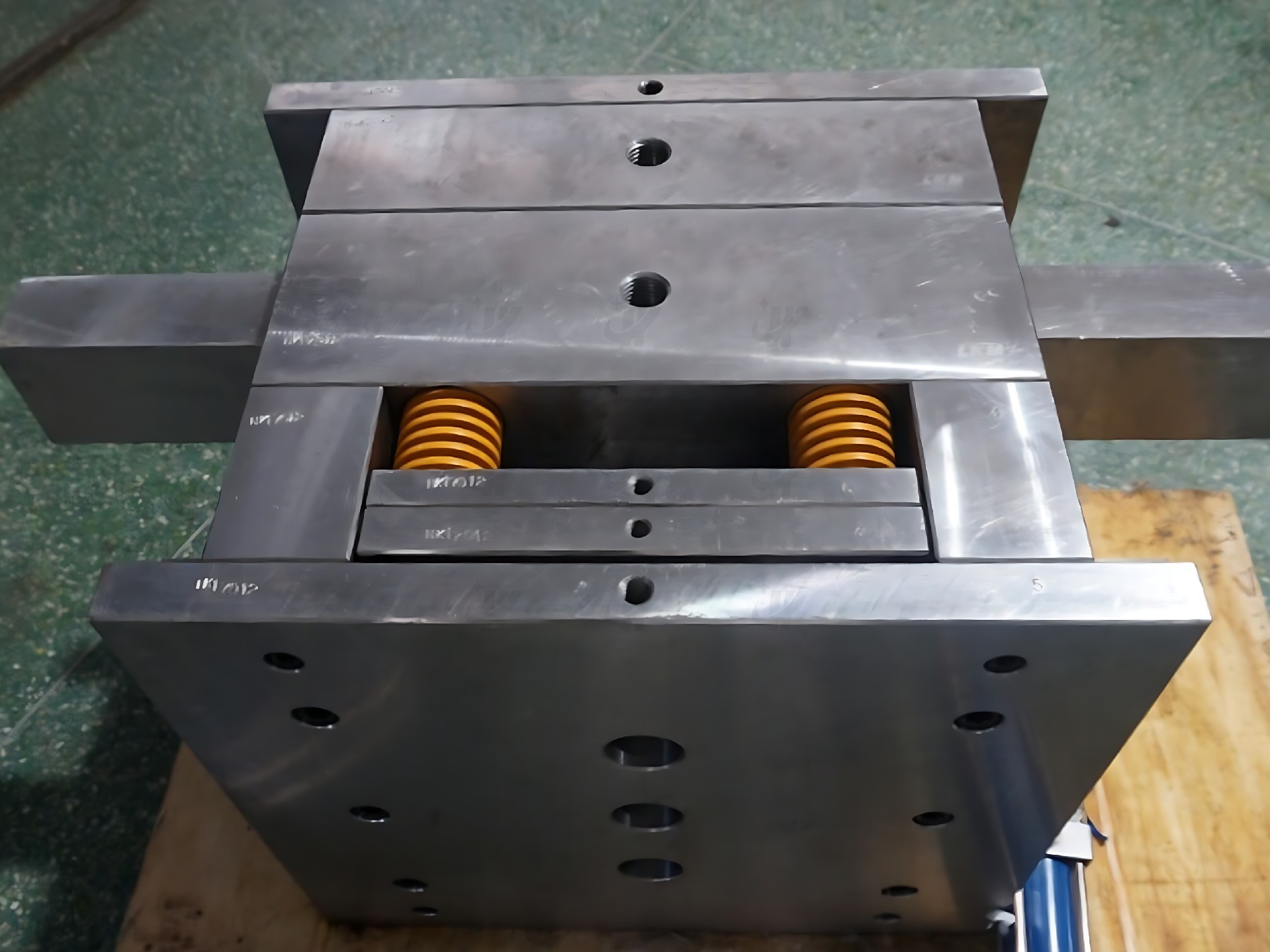 UFlex is India's largest multinational flexible packaging and solutions company. We customized the strip spool mold for UFlex in 2023.